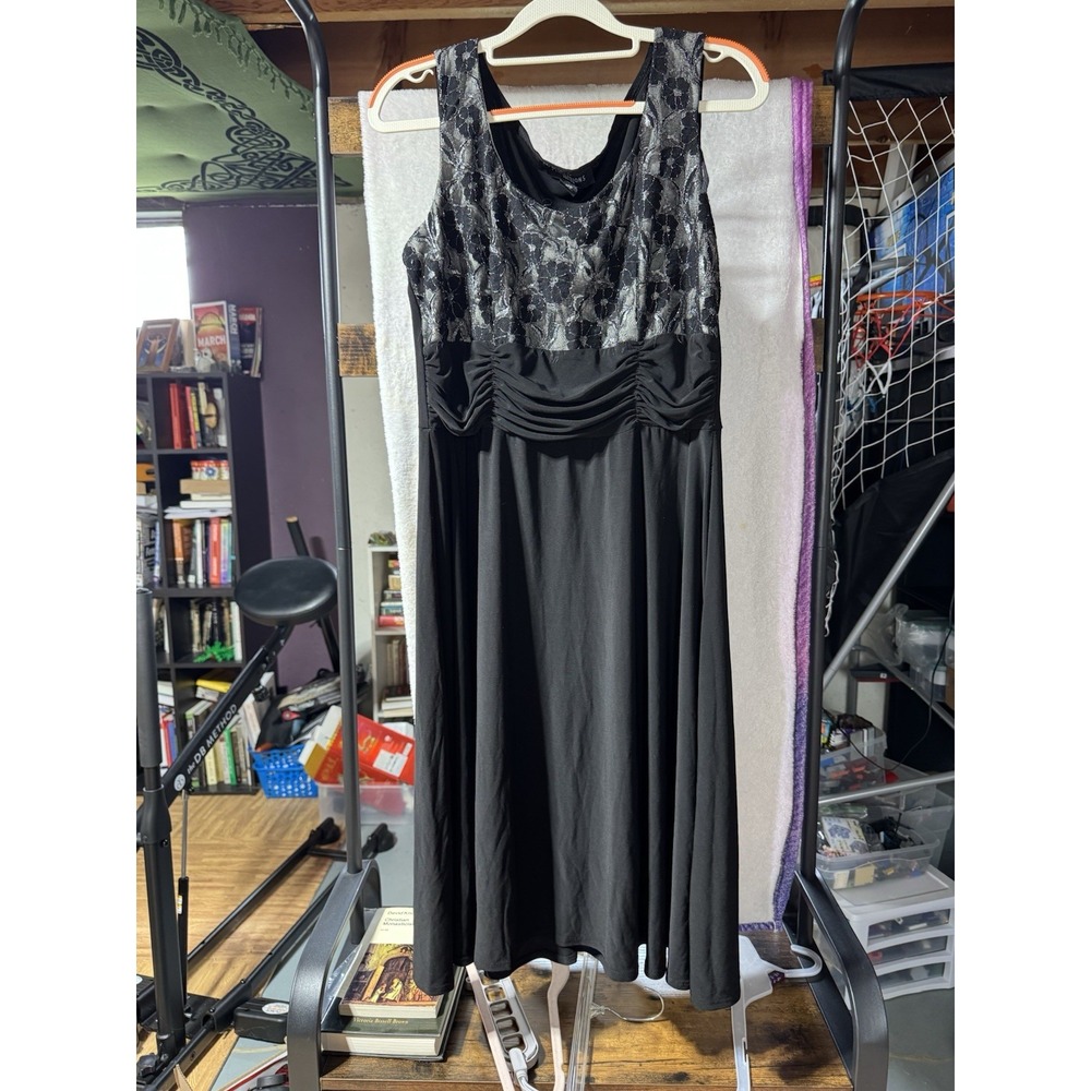 Perceptions Petite Black Dress/gown Floral lace‎ bodice size 16